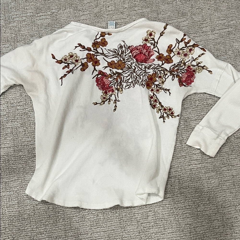 Sundance Floral Embroidered Long Sleeve Top - White and Red - Picture 2 of 6
